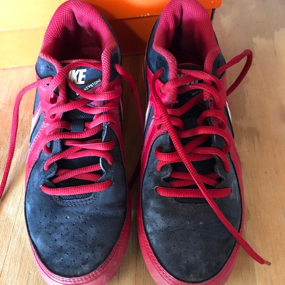 Softball shoes - Picture 1 of 4